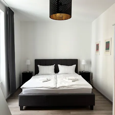 Jaybnb - Modern Eingerichtetes Zentral In *