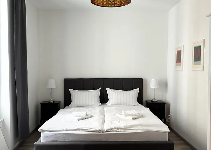 Jaybnb - Modern Eingerichtetes Zentral In *